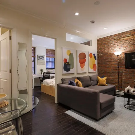 Apartment Refined & Stylish Manhattan Haven