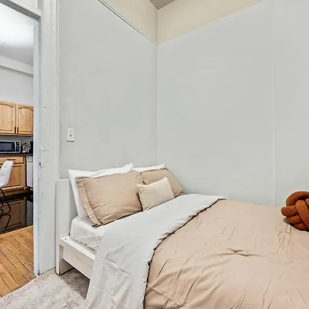 Bright And Beautiful 3 Bedroom Midtown West Apartment *