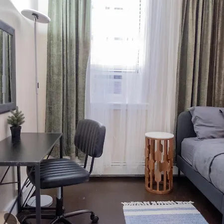 Brand New 3br 2ba Next To Park, Elevator *