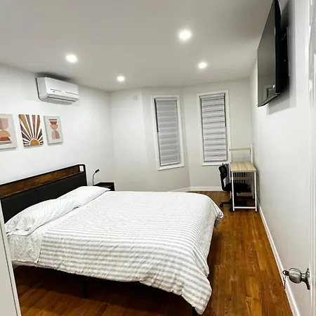 Cozy 2-person Near Jfk Airport & Shopping Area *