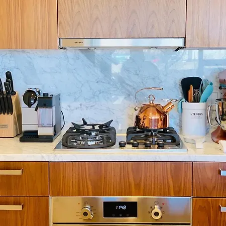 Stylish Williamsburg One Bedroom Near Manhattan Apartment New York