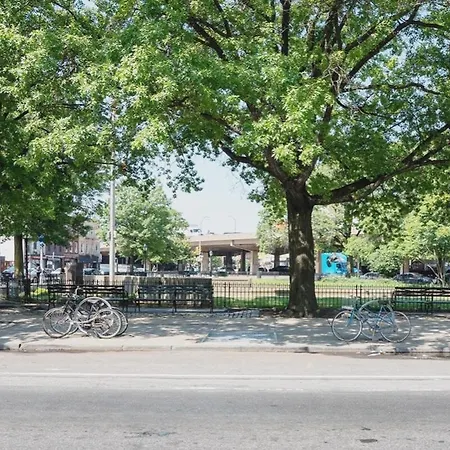 Stylish Williamsburg One Bedroom Near Manhattan Apartment New York