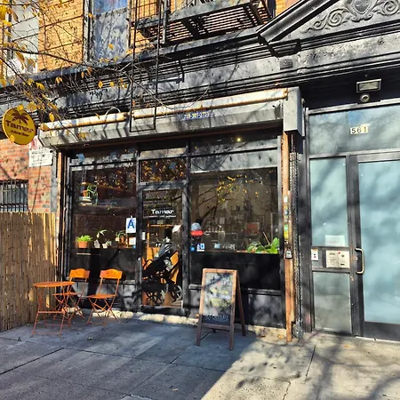 Relax And Unwind At Chic Bed-stuy Brownstone Apartment