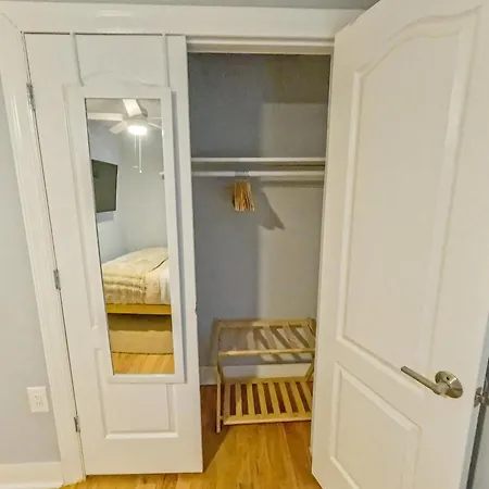 Spacious 3br Nyc Home, 3-min Walk Subway, Kitchen & Ac Apartment