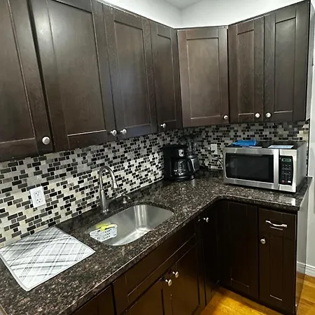 Apartment Cozy 2-person Near Jfk Airport & Shopping Area