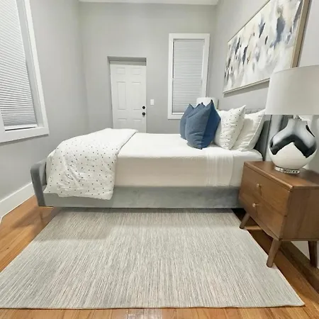 Large 4 Bedroom Nyc Apartment