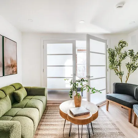 22nd Sleek Modern 1br Gramercy *