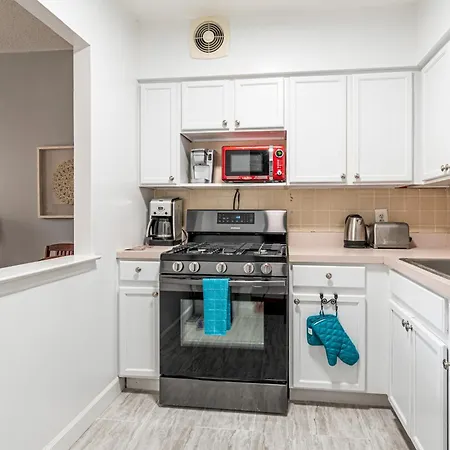 Apartment Stunning 3 Bed Fully Furnished