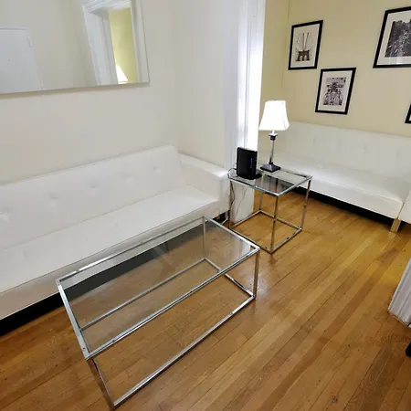 Comfy 3 Bedroom 1 Bath In Nyc *