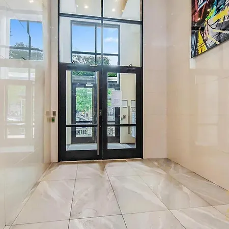 Apartment Stylish 2-bedroom Near Park - Laundry - Elevator New York