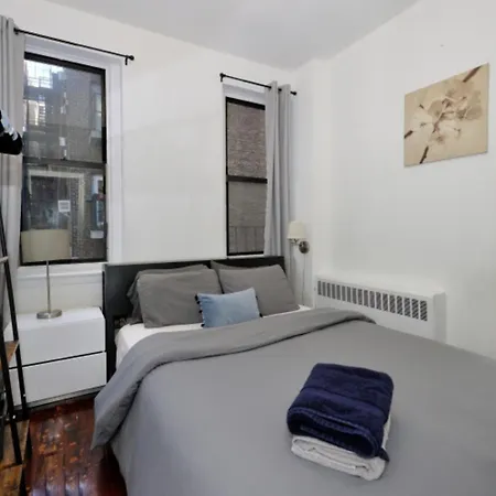 Spacious 3 Bedroom In Prime Location Of Nyc Apartment *