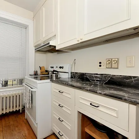 Apartment Comfy 3 Bedroom 1 Bath In Nyc New York