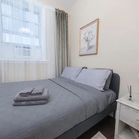 Brand New 3br 2ba Next To Park, Elevator