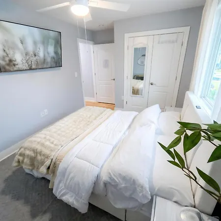 Spacious 3br Nyc Home, 3-min Walk Subway, Kitchen & Ac