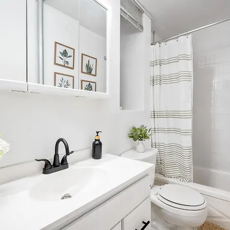 Apartment Bright And Beautiful 3 Bedroom Midtown West