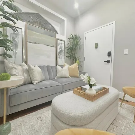 Large 4 Bedroom Nyc * New York