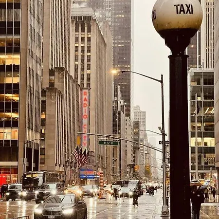 3 Bedrooms Huge In Lic, Very Next To Manhattan Apartment New York