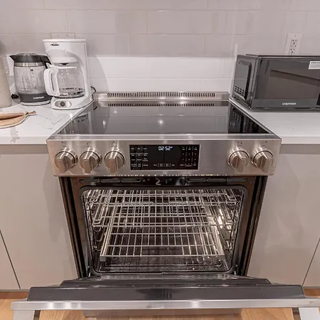 Chic In Brooklyn W Washer & Dryer