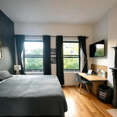 Elegant Historic Harlem Townhouse For Summer Apartment *