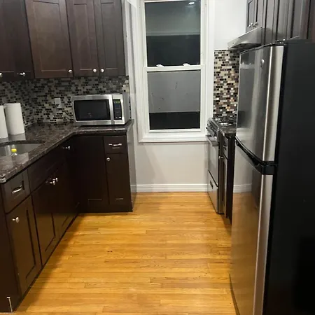 Cozy 2-person Near Jfk Airport & Shopping Area New York