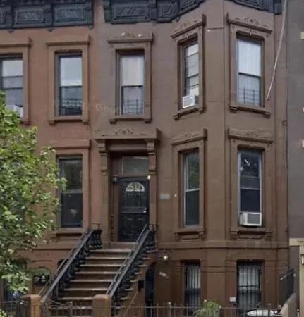 Relax And Unwind At Chic Bed-stuy Brownstone New York