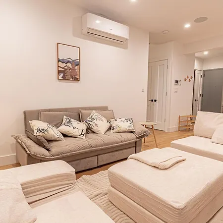 Chic In Brooklyn W Washer & Dryer Apartment
