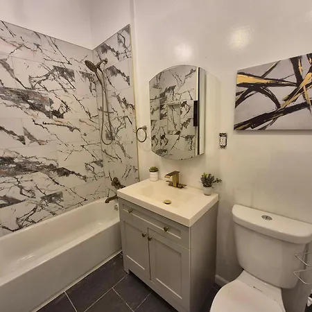 Relax And Unwind At Chic Bed-stuy Brownstone Apartment New York