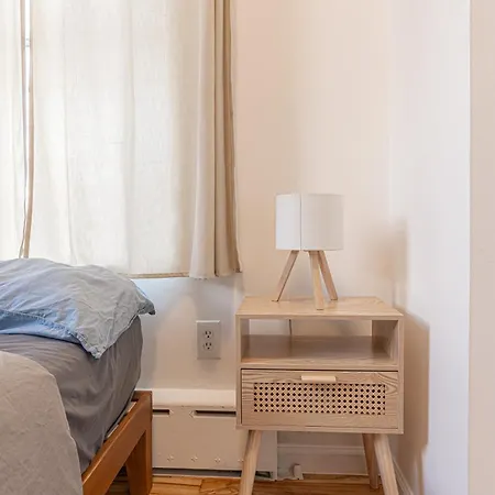 Queens Nyc Bright Renovated 2br Unit Workspace Wifi * New York