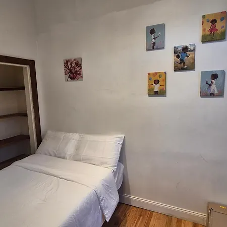 Relax And Unwind At Chic Bed-stuy Brownstone Apartment New York