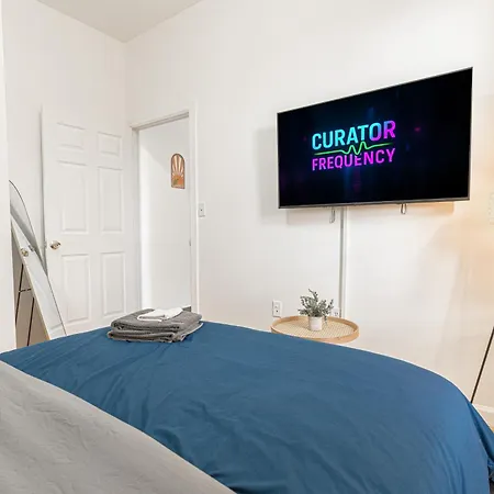 Queens Nyc Bright Renovated 2br Unit Workspace Wifi Apartment *