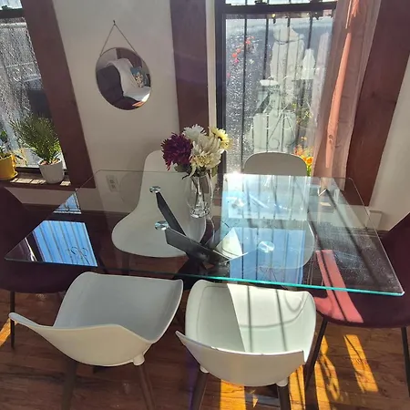 Relax And Unwind At Chic Bed-stuy Brownstone New York