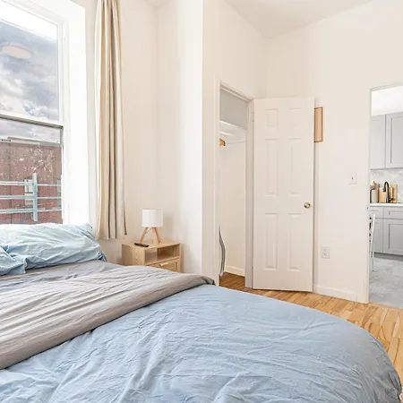 Queens Nyc Bright Renovated 2br Unit Workspace Wifi * New York