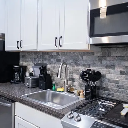 Brand New 3br 2ba Next To Park, Elevator *