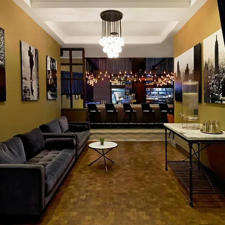 Archer Hotel