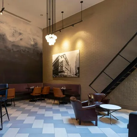 Archer Hotel