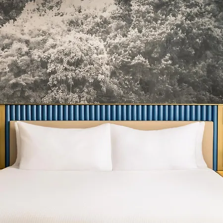 Millennium Premier Times Square Hotel 4*