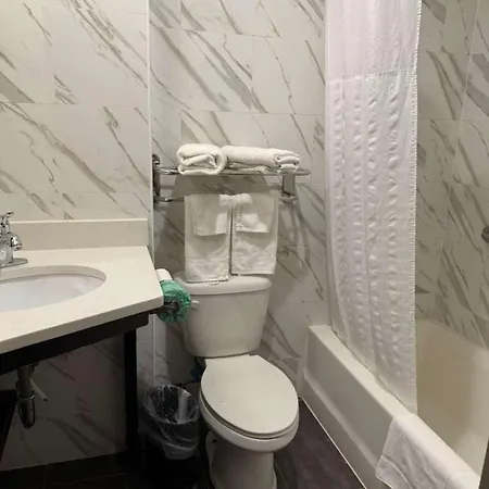 Days By Wyndham Brooklyn Marine Park Hotel 3*
