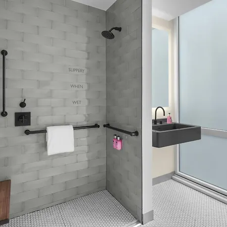 Moxy Nyc Downtown Hotel