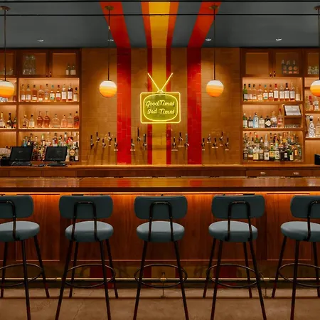 Moxy Nyc Downtown Hotel