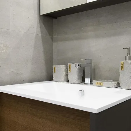 75-2c Furnished 1br W D Elev Wd Park * New York