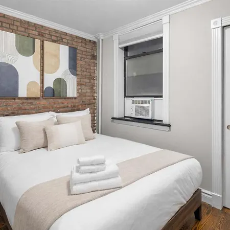 Trendy East Village Escape Apartment *