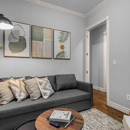Bold Manhattan Base In Prime Nolita * New York