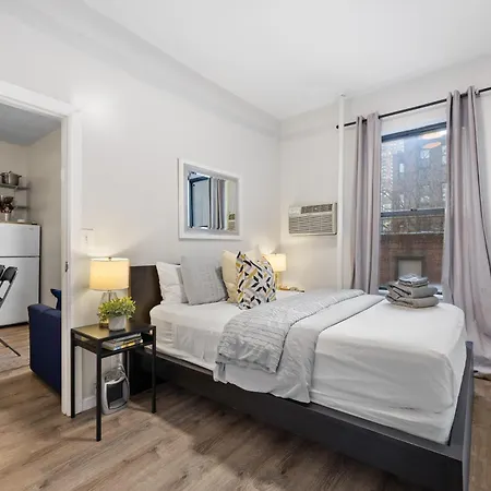 Lovely 2bed And 2bath With Unbeatable Location *