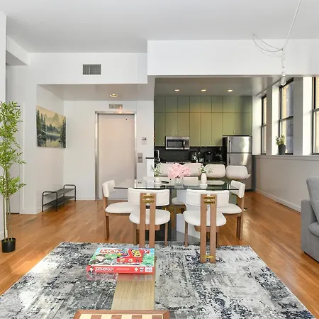 Luxury 3 Bedroom Retreat In Downtown Manhattan Apartment
