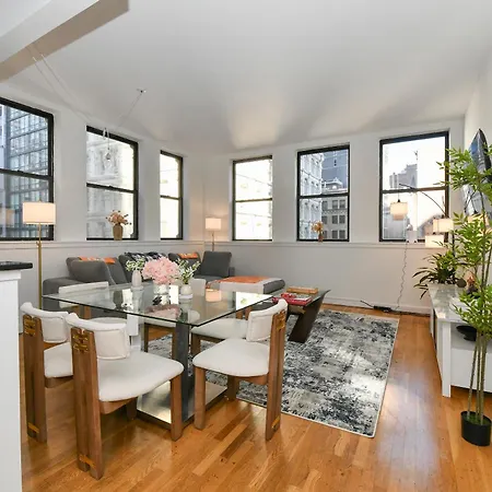 Luxury 3 Bedroom Retreat In Downtown Manhattan