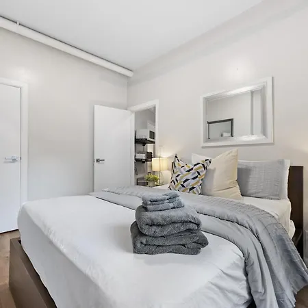 Apartment Lovely 2bed And 2bath With Unbeatable Location *