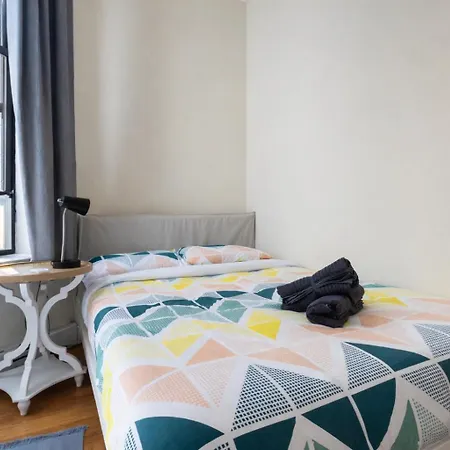 4 Bedroom Paradise Next To Park Apartment *