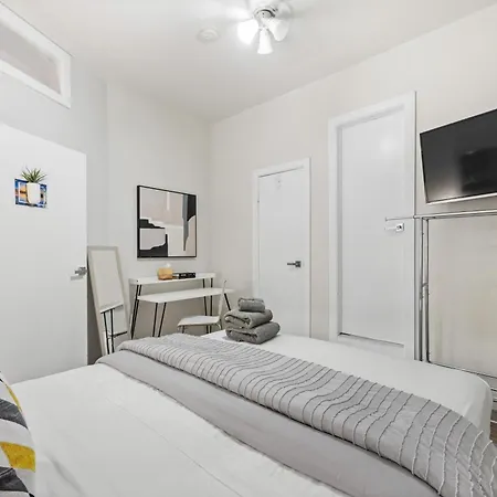 Lovely 2bed And 2bath With Unbeatable Location Apartment