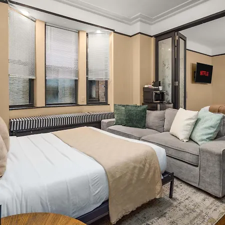 Apartment Stunning In The Heart Of Gym New York