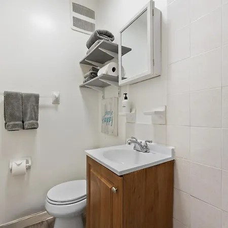Lovely 2bed And 2bath With Unbeatable Location Apartment *